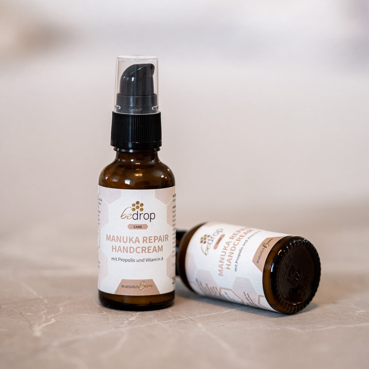 Manuka Repair Handcream / Crema de manos con miel de manuka, propóleo y vitamina A - 25ml