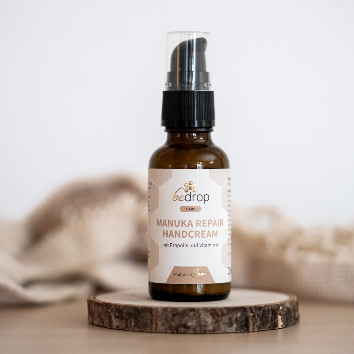 Manuka Repair Handcream / Crema de manos con miel de manuka, propóleo y vitamina A - 25ml