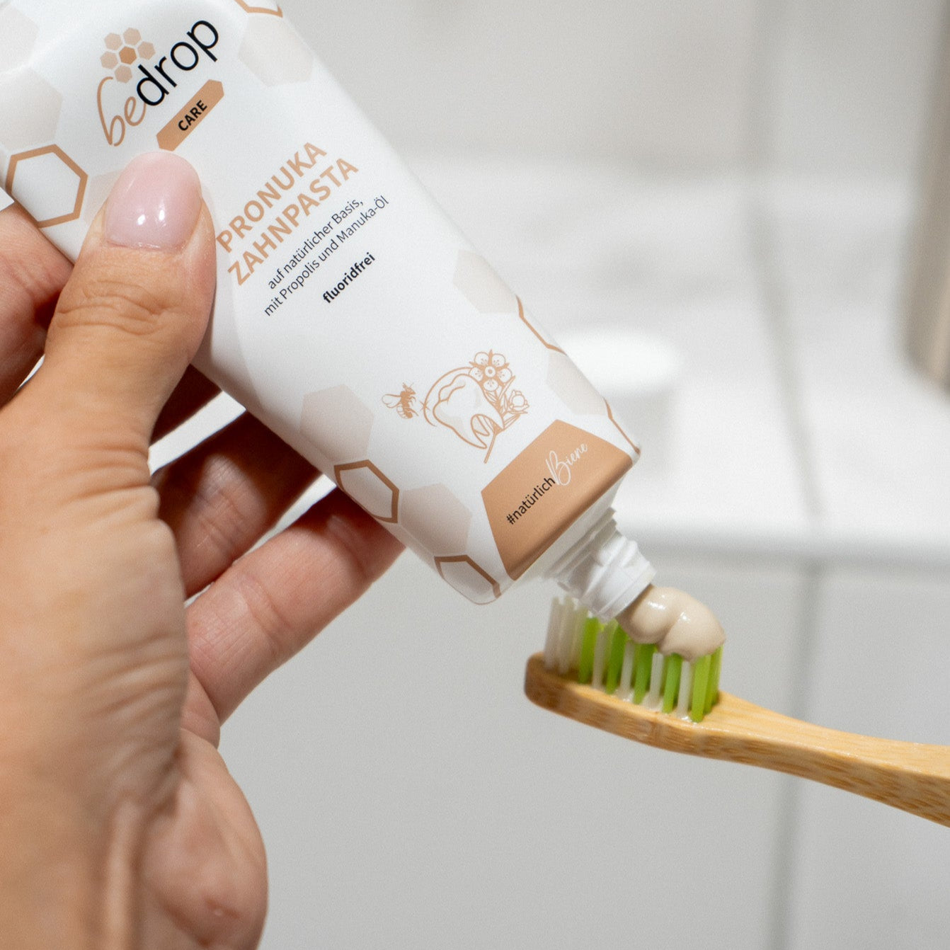 Pronuka pasta dentífrica / pasta dentífrica con propóleo y aceite de manuka, sin flúor y natural - 75ml