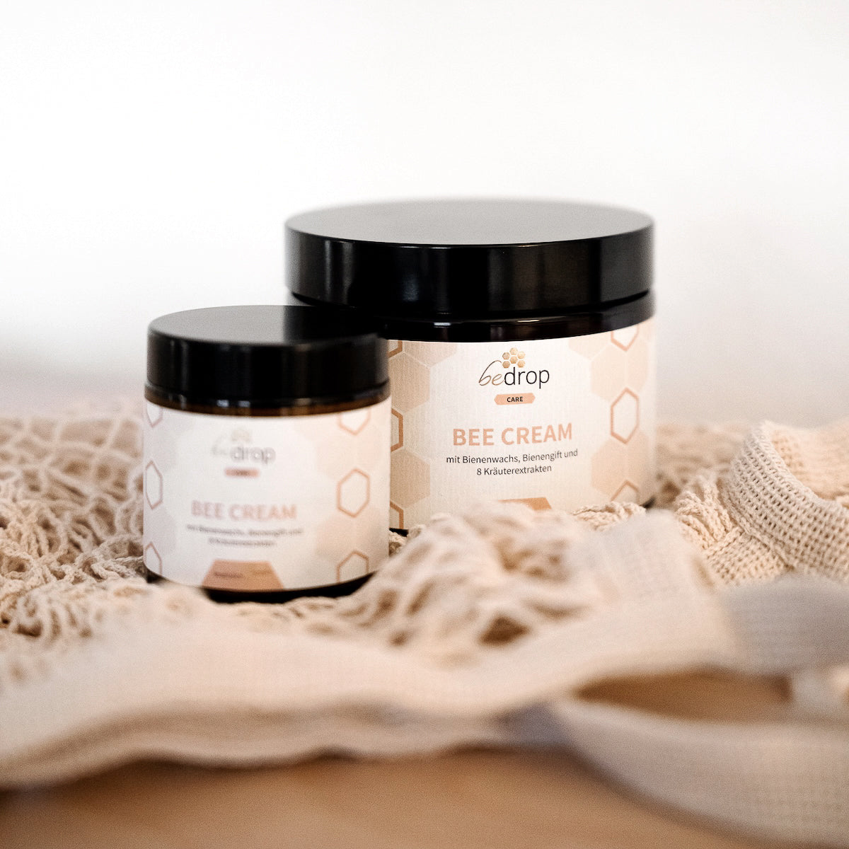 XXL Bee Cream pomada de veneno de abeja con 8 extractos de hierbas - 400g