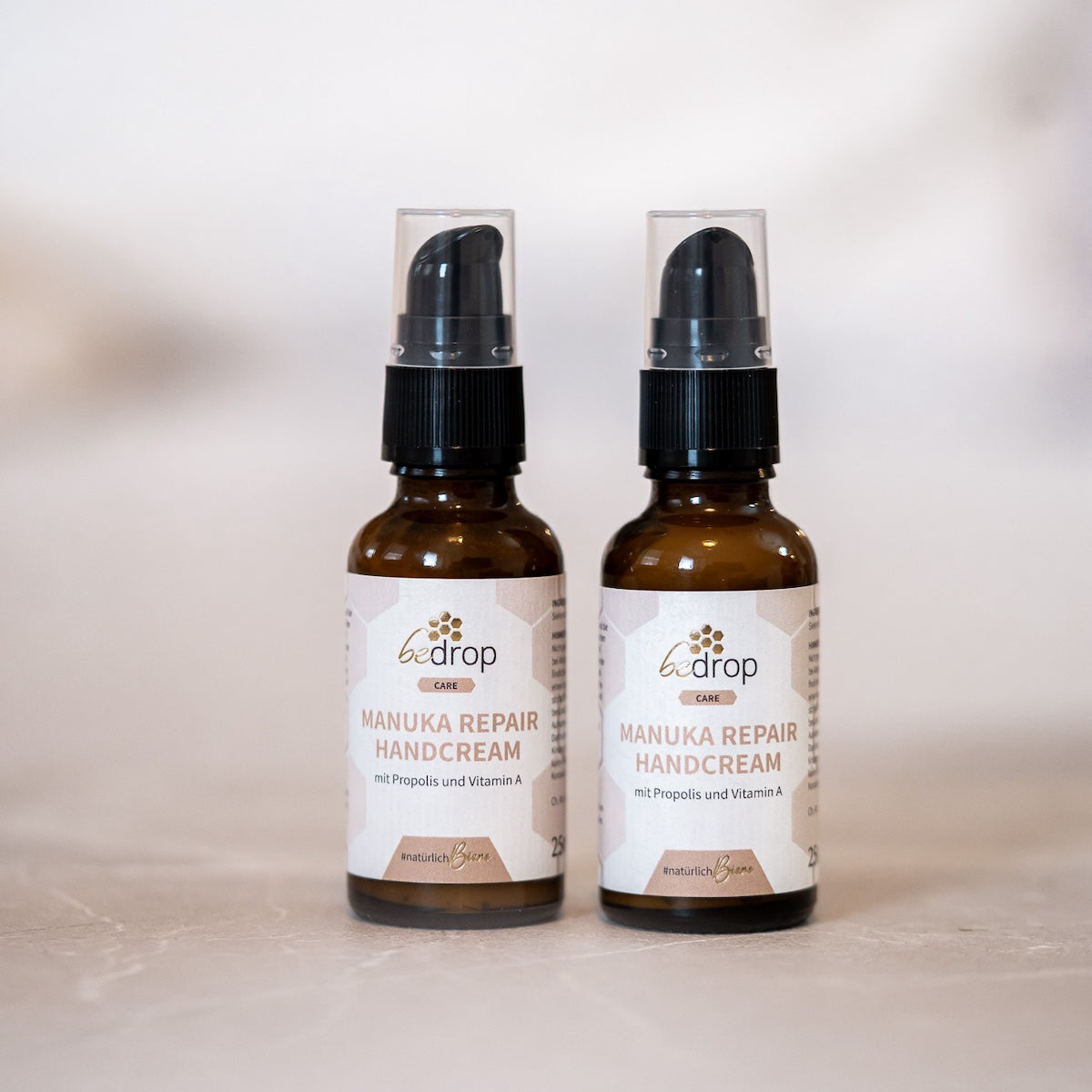 Set: 3x Crema de Manos Reparadora de Manuka / Crema de manos con miel de manuka, propóleo y vitamina A en set de 3