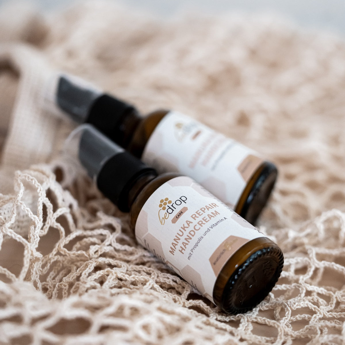 Set: 3x Crema de Manos Reparadora de Manuka / Crema de manos con miel de manuka, propóleo y vitamina A en set de 3