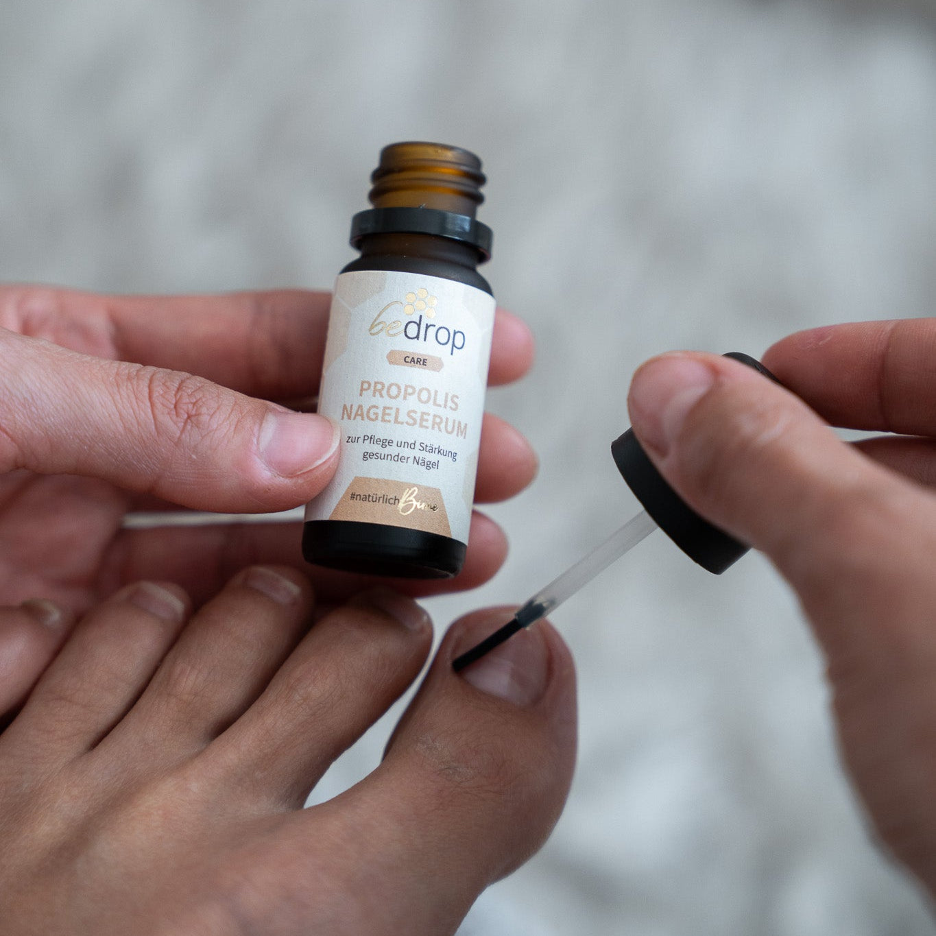 Suero de propóleo para uñas - cuidado de uñas con altas dosis de propóleo y 4 aceites esenciales - 10ml