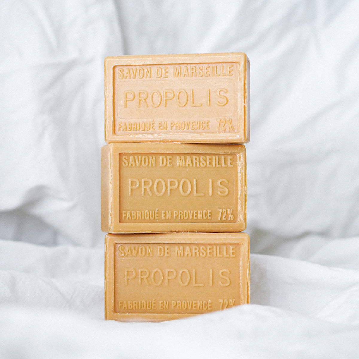 Lote: 3 jabones naturales de manos y cuerpo con miel de propóleo de Provenza - 100 g a un precio especial