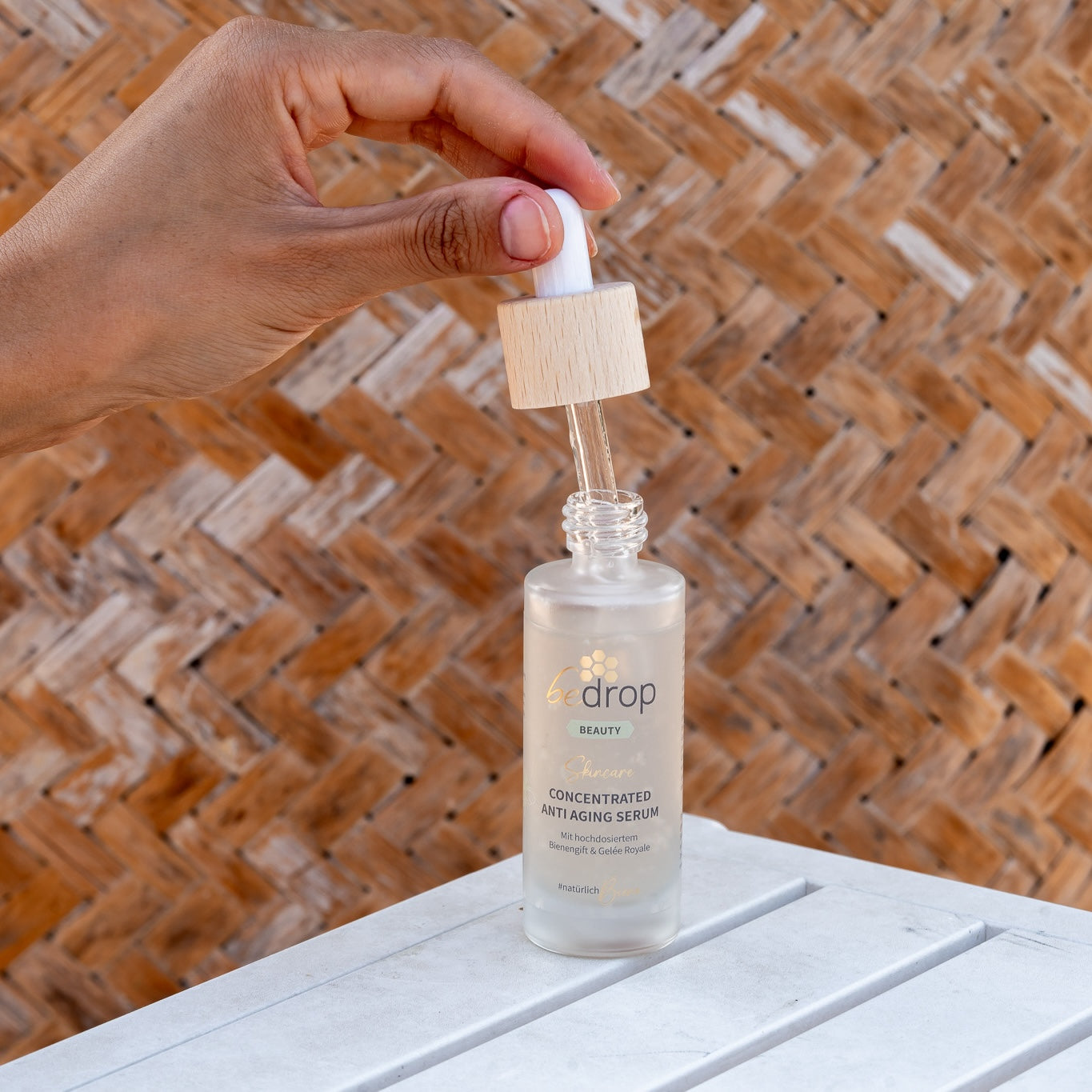 Lote: 3 SÉRUM CONCENTRADO ANTIENVEJECIMIENTO / sérum facial con altas dosis de veneno de abeja y jalea real - 30ml